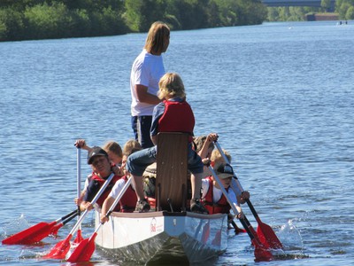 Drachenbootfahren mit Sebastian.JPG